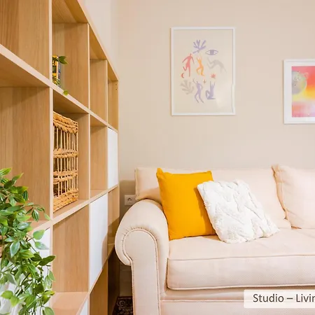 Super Stylish & With Shared Terrace By Flat Mаnager *