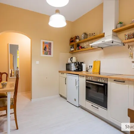 Super Stylish & With Shared Terrace By Flat Mаnager