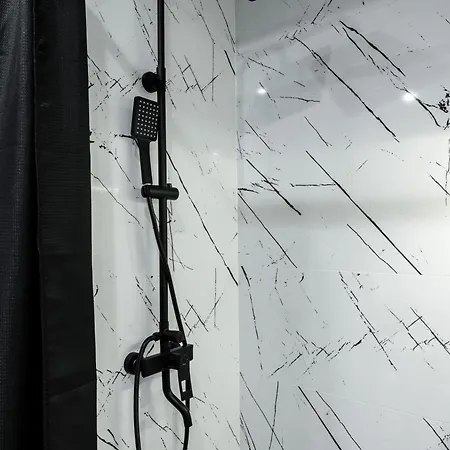 Super Stylish & With Shared Terrace By Flat Mаnager شقة