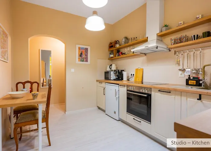 Super Stylish & With Shared Terrace By Flat Mаnager